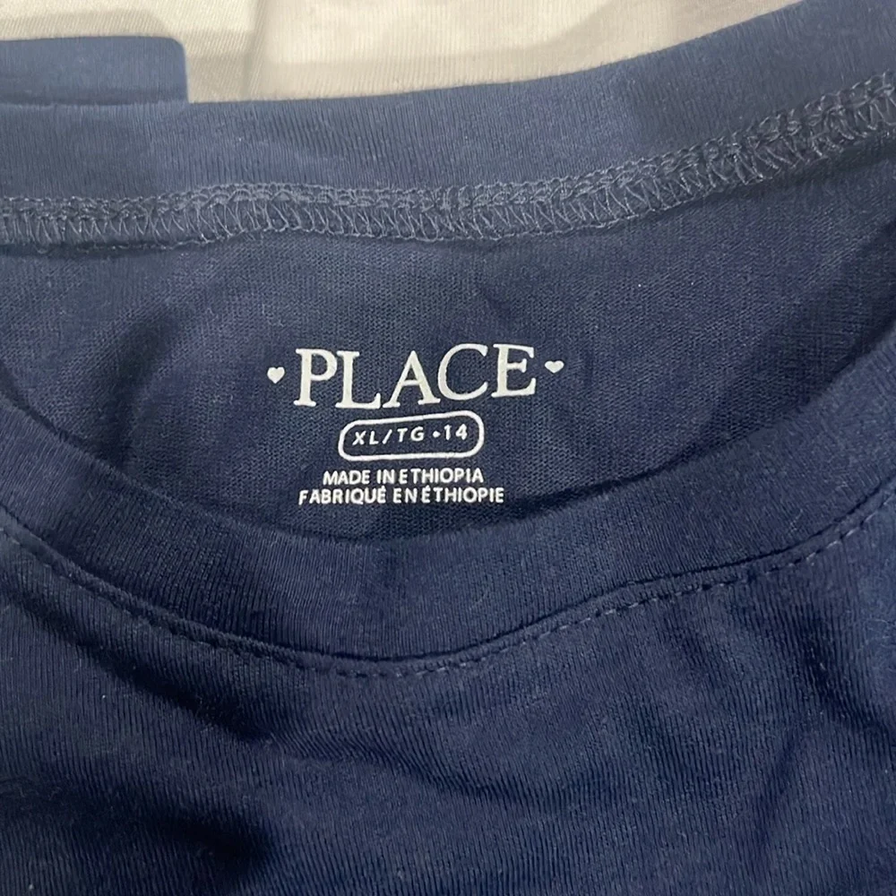 FIVE children’s place short sleeve t-shirts. Size XL (14)